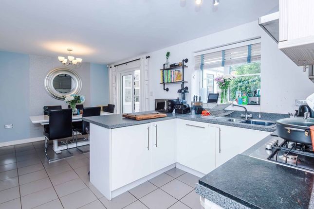 34 Vulcan Park Way, Newton-Le-Willows photo 3