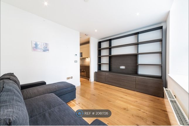 Thumbnail Flat to rent in Clapham Road, Stockwell, London