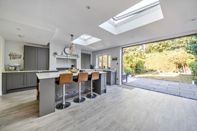25, Thistledene, Thames Ditton photo 4