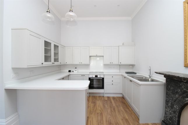 Flat to rent in Fourth Avenue, Hove