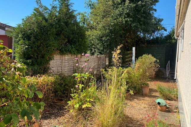 2 Elmtrees Park, Winchbottom Lane, Marlow photo 2