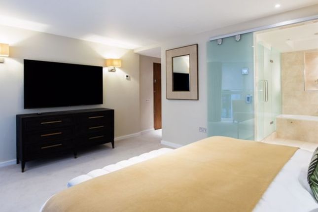 Flat to rent in Imperial House, Young Street
