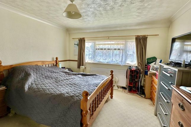 27, Heathlands, Westfield photo 4