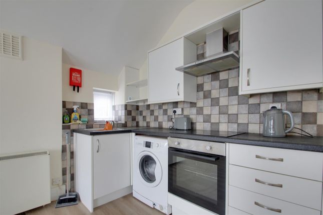 Flat 3 Claydon Court, 109, Marine Parade, Worthing photo 4