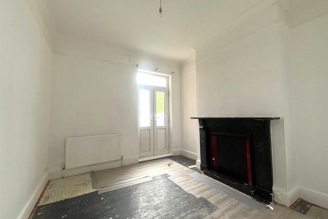 44, Perowne Street, Aldershot photo 4