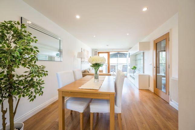 2-bed flat on Campbell Road, E3, Bow, £2,600/mo