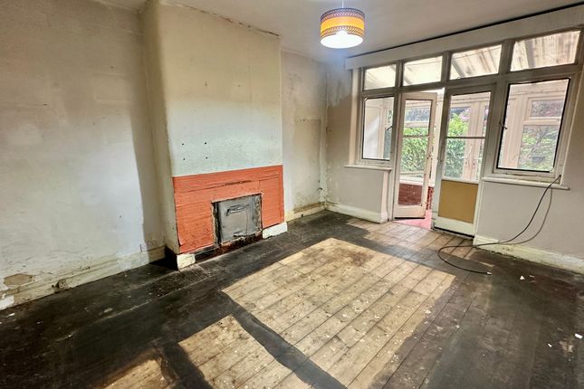 5 Cranston Grove, Cheadle photo 4