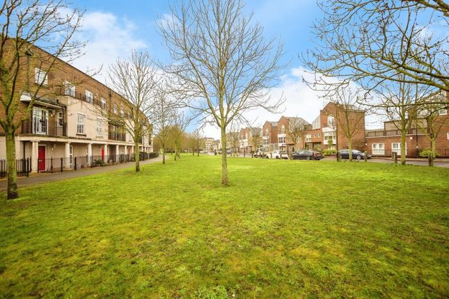 22, Liverymen Walk, Greenhithe photo 3
