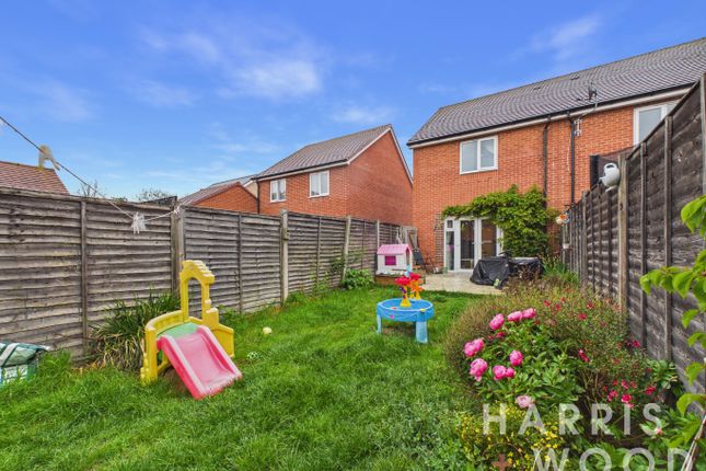 5 Tarecroft Way, Rivenhall, Essex photo 4