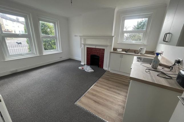 Flat 2, 36 Cromwell Road, Poole photo 3