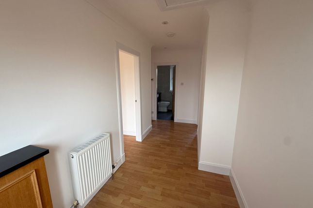 22, Luke Place, Dundee photo 5