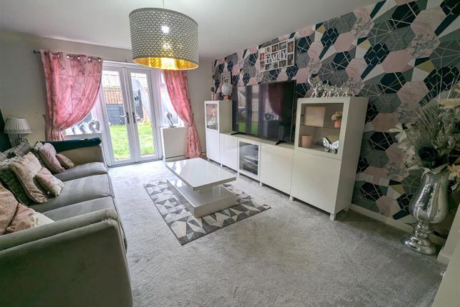 33, Burnet Drive, Darlington photo 4