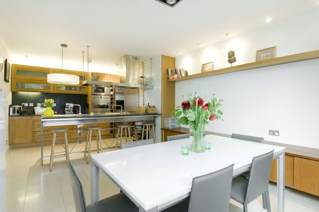 2 Bridgepoint Place, Hornsey Lane, London photo 2