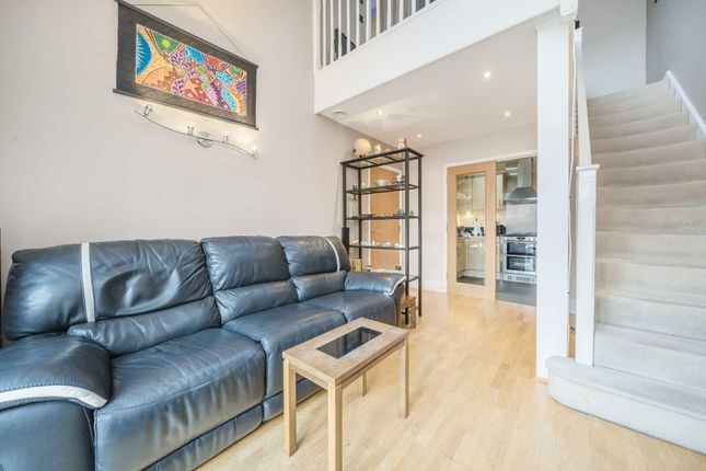21 Dorey House, High Street, Brentford photo 2