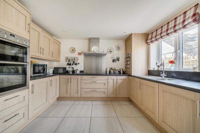 8, Old Farm Close, Hullavington photo 3