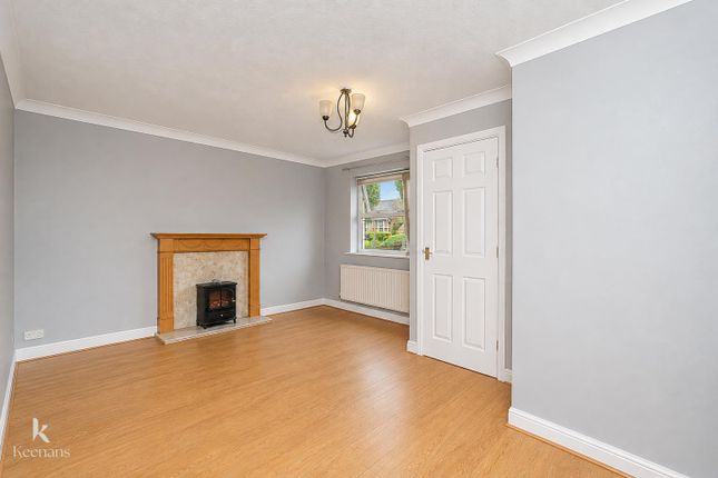 38, Foxcroft, Burnley photo 2