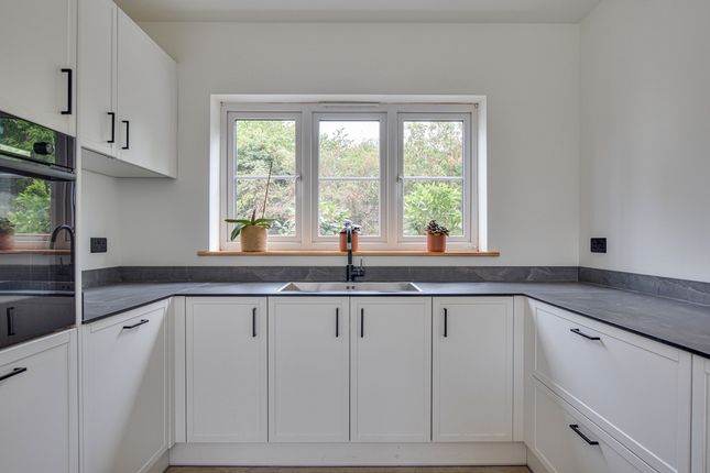 79, Baynard Avenue, Dunmow photo 2