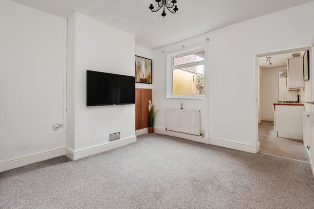 10, Marion Drive, Cheshire photo 4