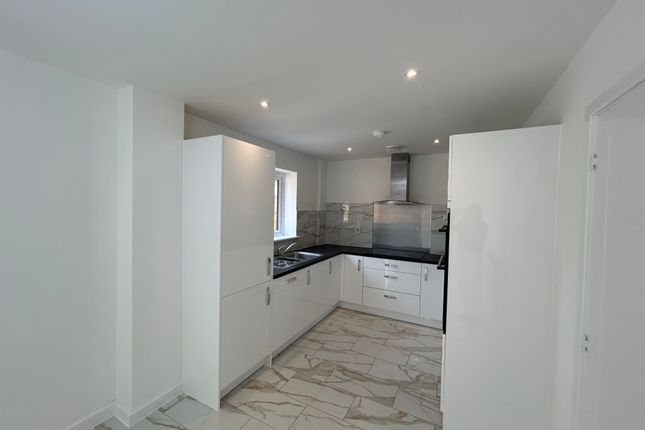 2, Strawberry Way, BURY ST. EDMUNDS photo 3