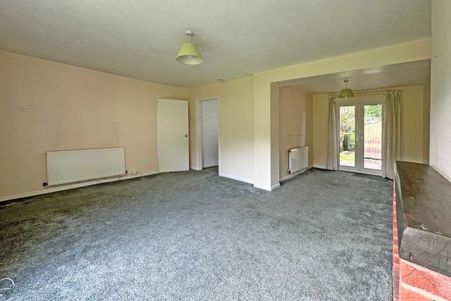 20, Altamira, Exeter photo 2