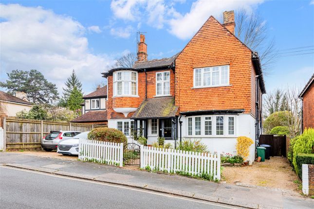 Flat for sale in Crossland Road, Redhill
