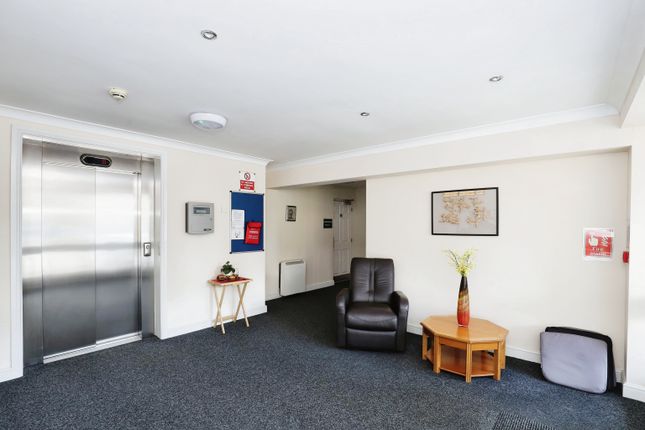 Flat for sale in Hutcliffe Wood View, Sheffield, South Yorkshire
