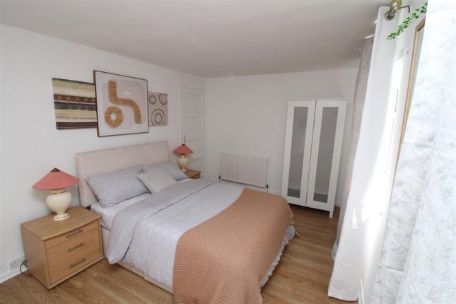 29, Coleridge, Stockport photo 4