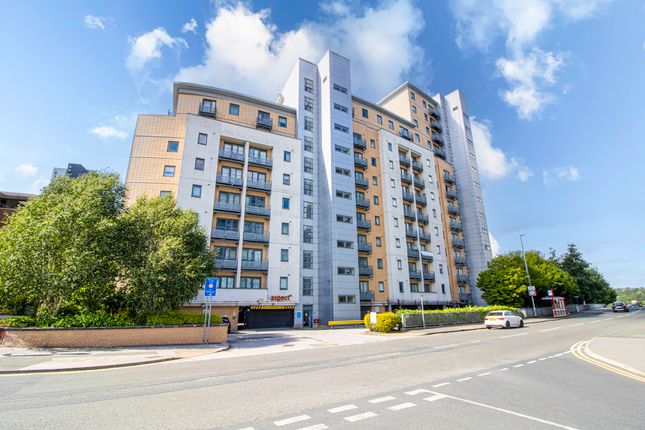 Flat to rent in Elmwood Lane, Leeds