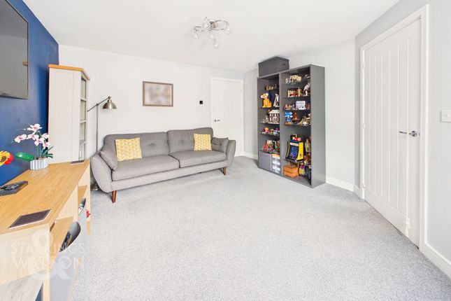 4 Meadowsweet Mews, Norwich photo 4