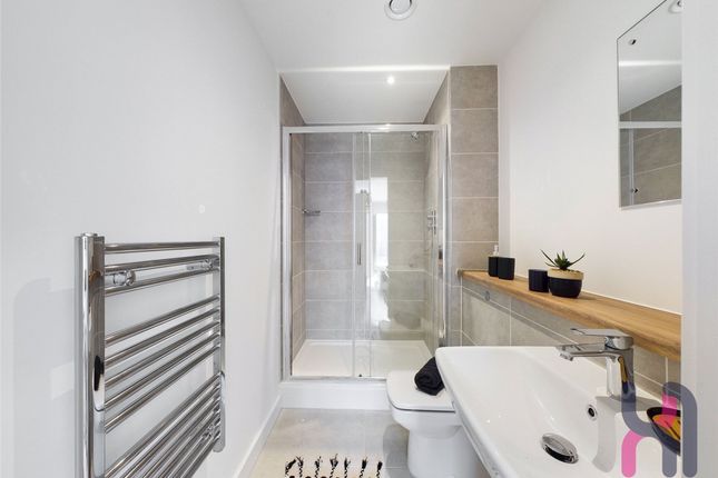 2205D Media City, Michigan Point Tower D, Salford photo 5