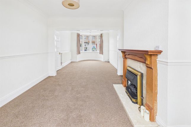 210, Ashington Grove, Coventry photo 2