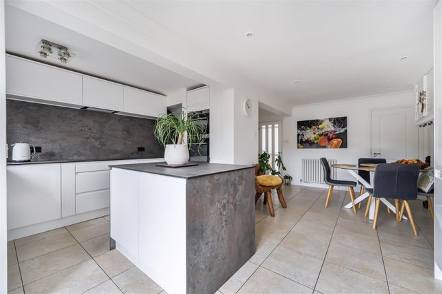 Boulters Lane, Maidenhead photo 4