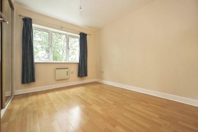 Kingsway, LONDON photo 3