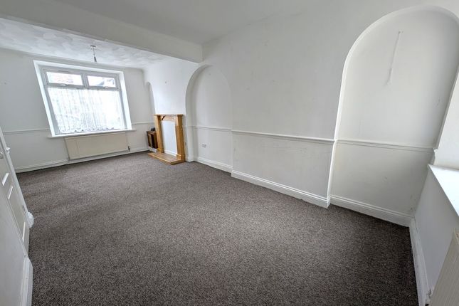 8, Bradford Street, Caerphilly photo 2