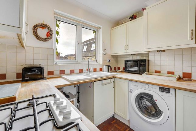 Flat 3, 8, Studland Street, London photo 4