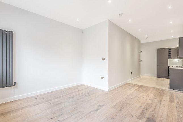 Flat for sale in Manchester Road, Thornton Heath