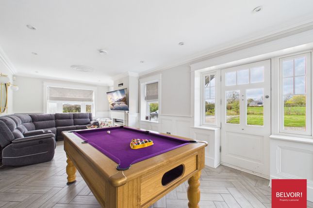 Hollingwood, Boreham Road, Great Leighs photo 5