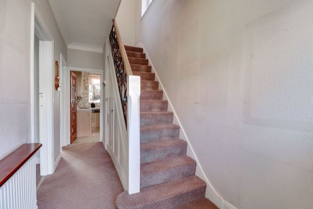 22 Hillmont Road, Esher photo 4