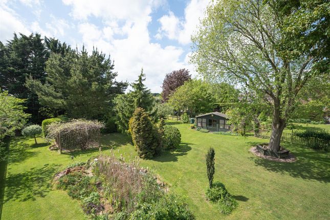 The Garden Lodge, 6, Dunstable Road, Leighton Buzzard photo 2
