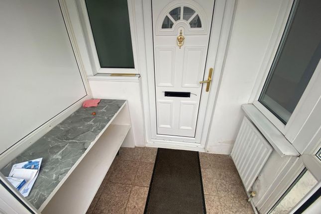 Reynolds Drive, Edgware photo 2