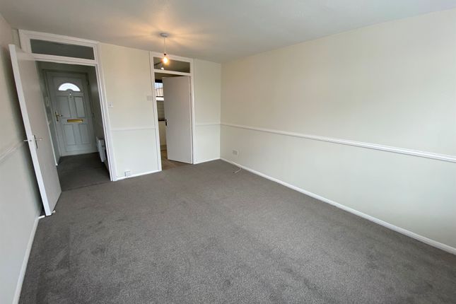 35, Woodgrange Court, Rawdon Drive, Hoddesdon photo 2