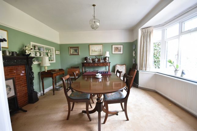 24, Limes Avenue, Surrey photo 5