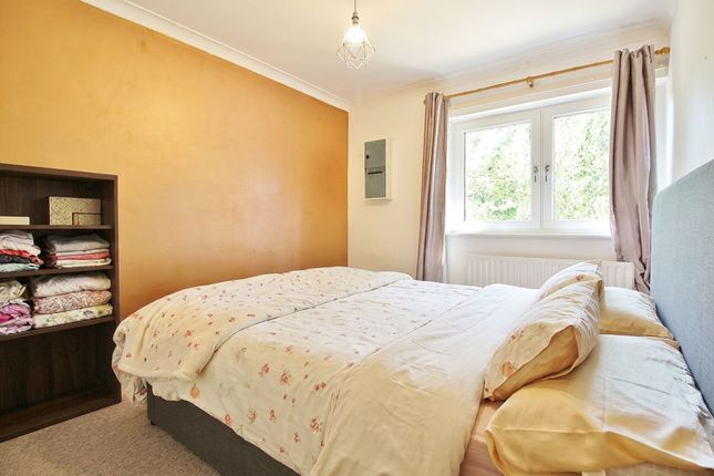 Flat 5, Ridgemead Court, Isleworth photo 4