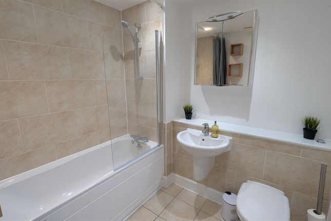 20, Centurion Court, Gunwharf Quays photo 3