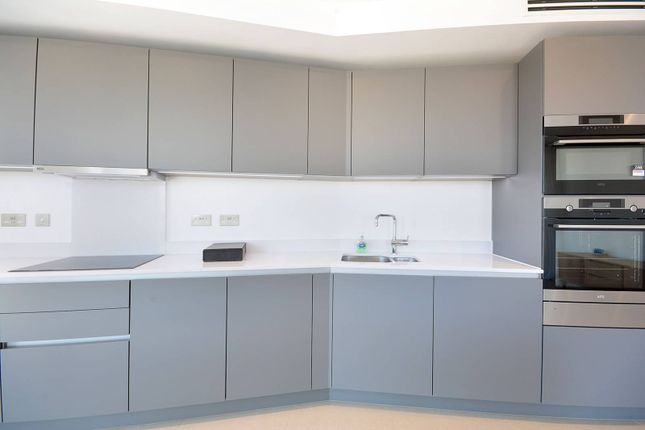 Thumbnail Flat to rent in Blackfriars Road, Southwark, London