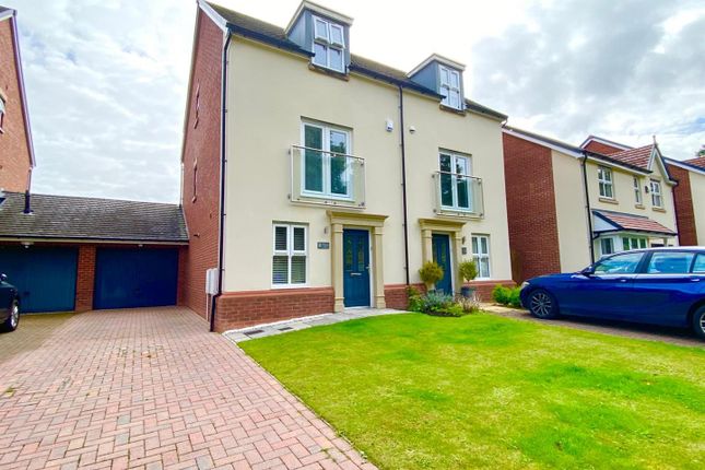 Thumbnail Town house for sale in Fleming Drive, Macclesfield