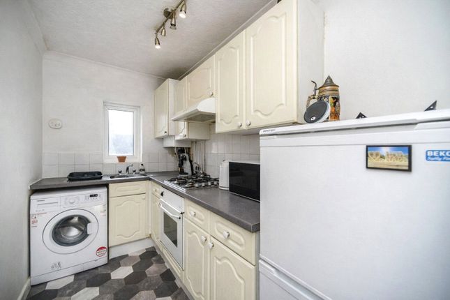 Top Floor Flats, 167, Queens Park Road, East Sussex photo 5