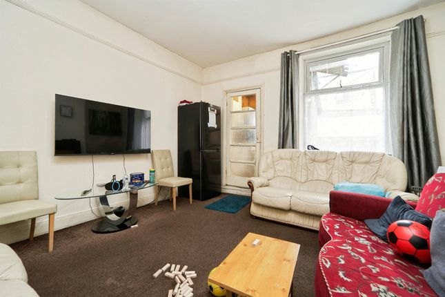 3, Athol Road, Bradford photo 4