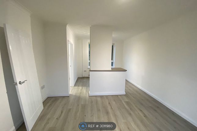 Lewis Drive, Heywood photo 3