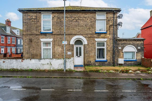 Flat for sale in York Road, Great Yarmouth